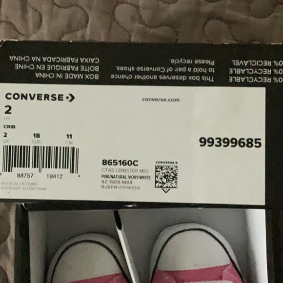 Pink Baby Shoes Converse  **New In Box - Picture 5 of 5